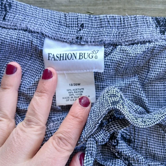 Vintage Y2K Fashion Bug Skirt - Picture 10 of 16